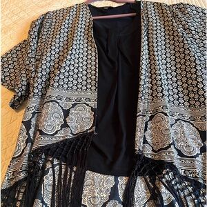 Navy short sleeve top with print shrug